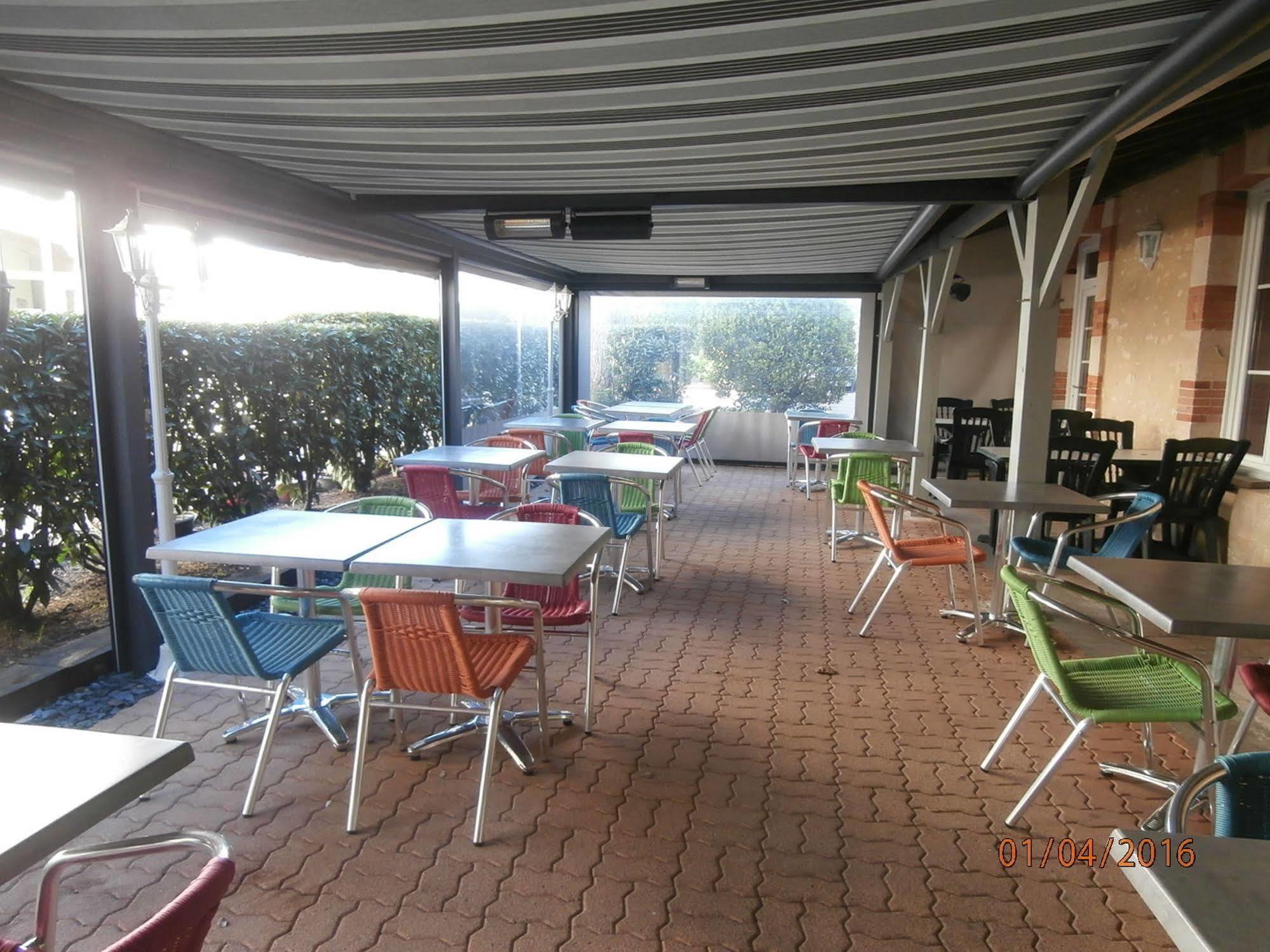 Cit'Hotel Le Commerce Saujon Εξωτερικό φωτογραφία